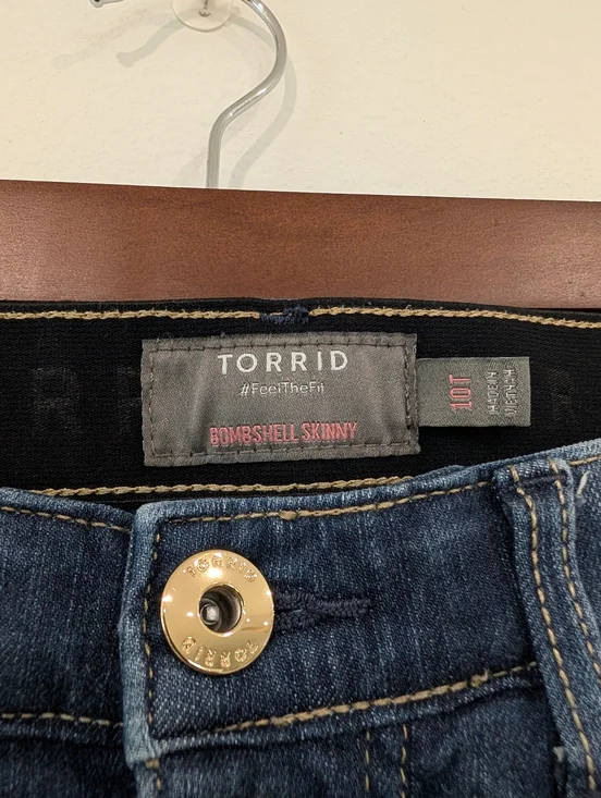 Torrid Bombshell Skinny Premium Stretch Size 10T - Picture 4 of 9
